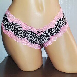 Victoria's Secret Sexy Little Things Cheeky Panties. New with Tags Size Medium.